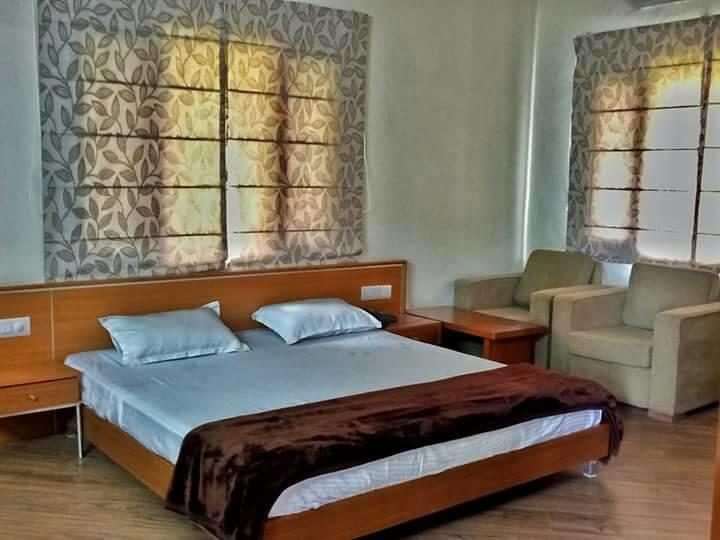 Nature Lovers Farm Hotel Гургаон Екстериор снимка